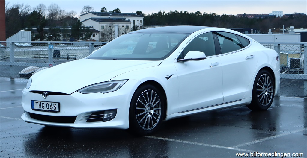 Bild 1 på Tesla Model S)